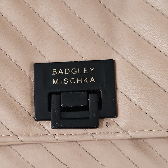 Badgley Mischka Tan Quilted Crossbody Bag with Chain Strap - Picture 3 of 16